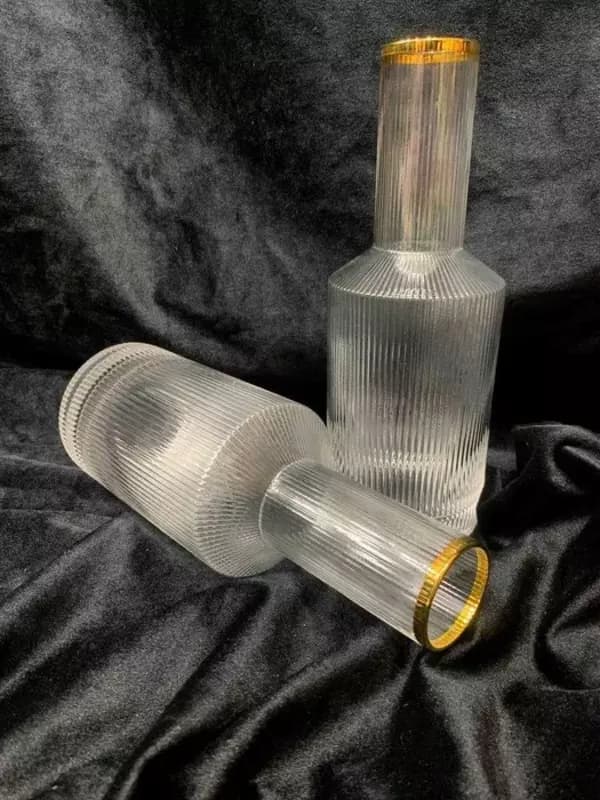 Ваза рифленая стеклянная с золотой каймой — 1