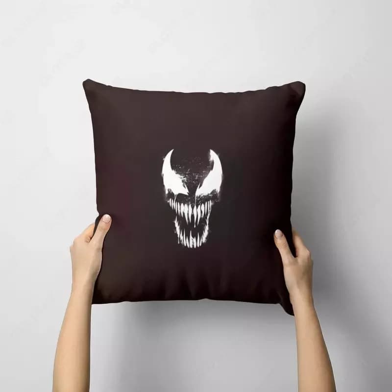 Подушки с принтом Venom для дома — 7