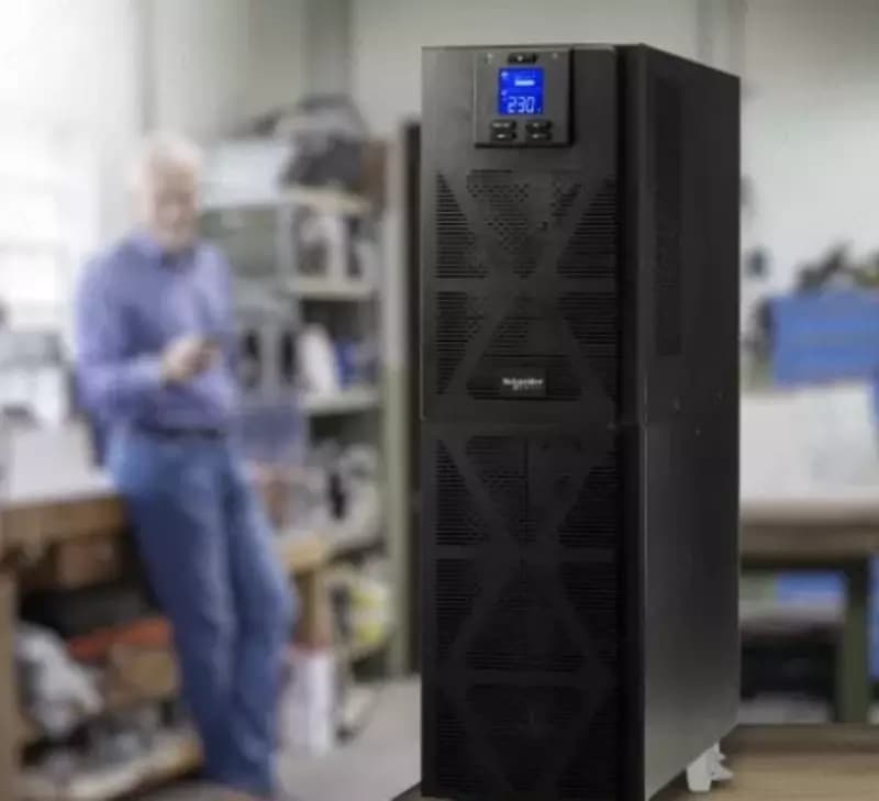 Источник бесперебойного питания Schneider Electric Easy UPS SRVS6KI — 3