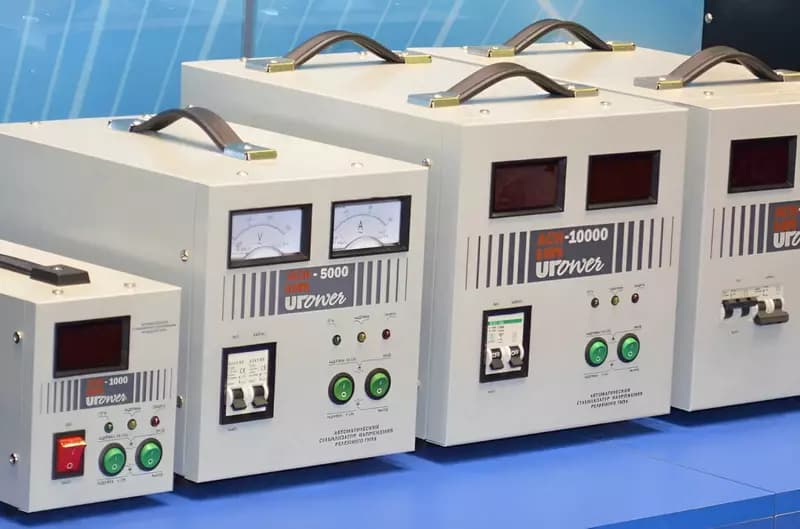 Стабилизатор напряжения латорный (напольный) ”UPOWER” SVC 15000 - 30000 VA (Арт. - sn-svc-110-250-15000) — 3