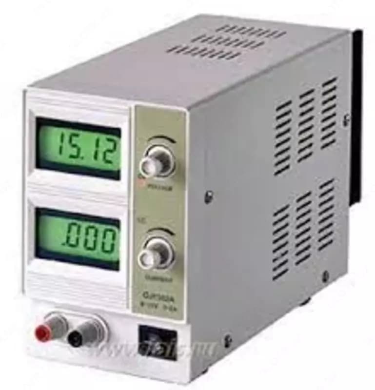 UT1502C — линейный источник питания — 2