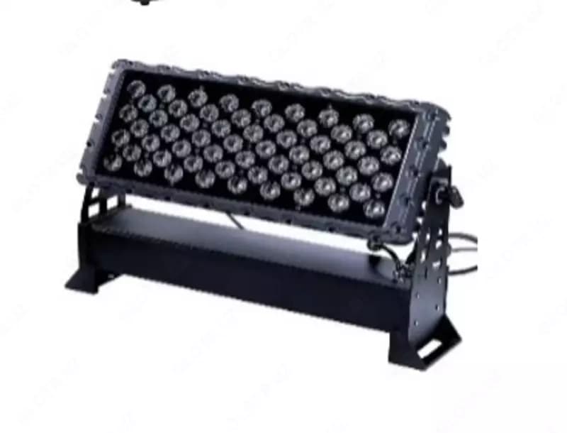 Профессиональный театральный прожектор EURO LED Multiflood Pro IP RGBW Wash MK2. — 1