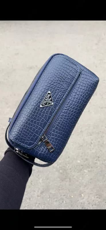 Мужская сумка Prada стиль (тёмно-синяя, крокодиловая экокожа) — 1