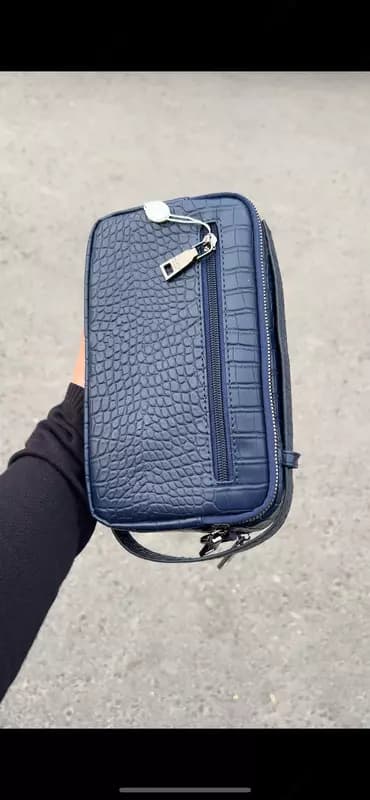 Мужская сумка Prada стиль (тёмно-синяя, крокодиловая экокожа) — 2