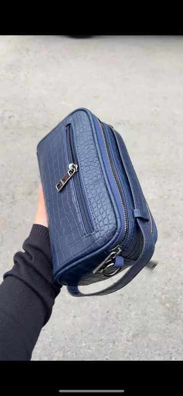 Мужская сумка Барсетка Hermès стиль (тёмно-синяя, крокодиловая экокожа) — 1