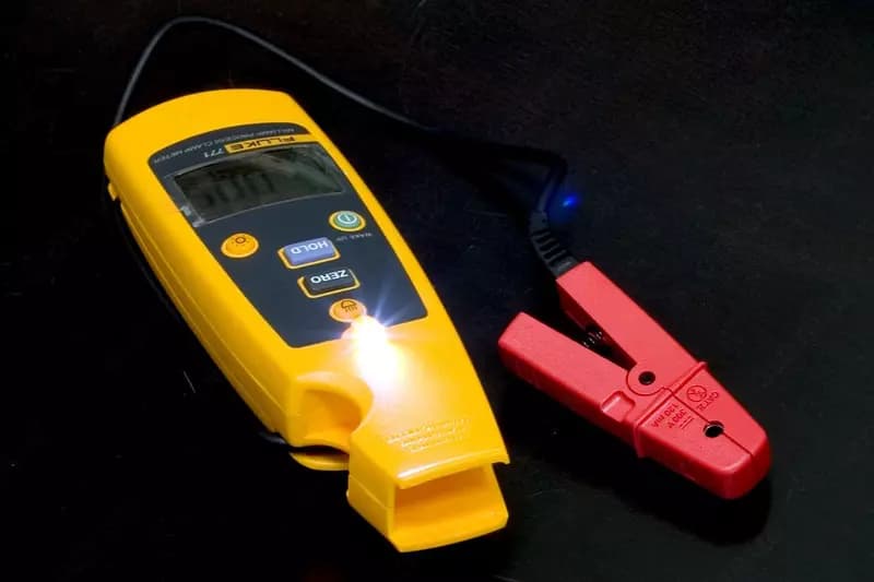 Калибратор-мультиметр с клещами для измерения малых токов ”Fluke” 771 (Арт. - 262731) — 4