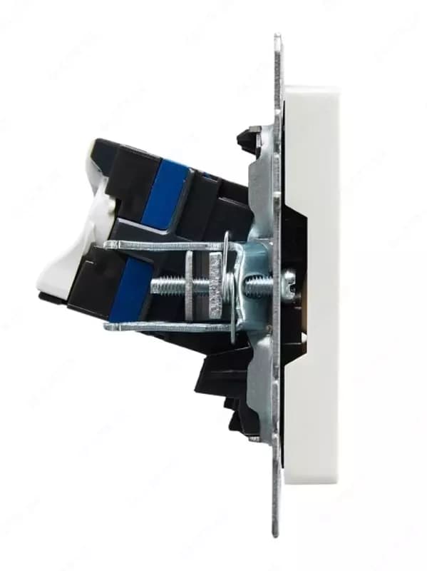 Розетка компьютерная BRITE 2-ая RJ45 кат.6 РК11-2-БрБ белый IEK — 2