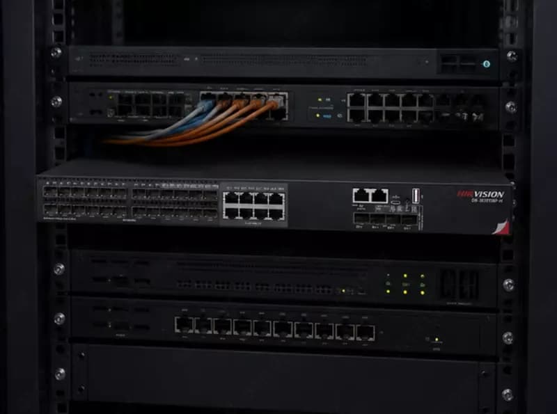 Коммутатор DS-3E3728F-H — 3