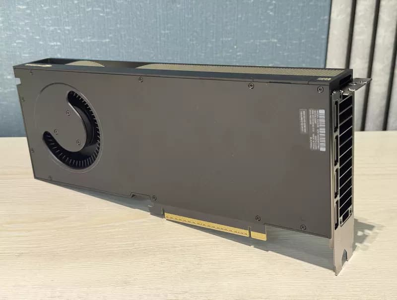 Видеокарта NVIDIA RTX Pro 5000 Blackwell 48GB — 3