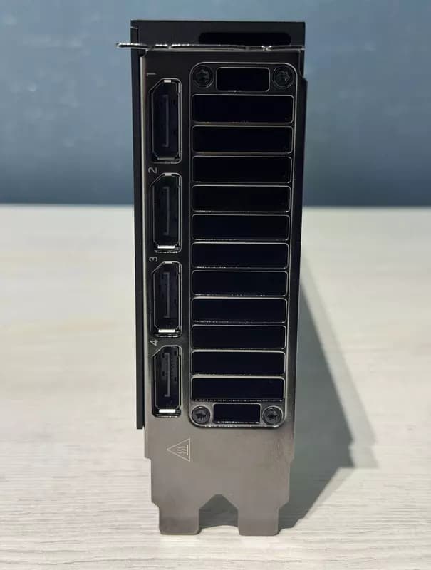 Видеокарта NVIDIA RTX Pro 5000 Blackwell 48GB — 4