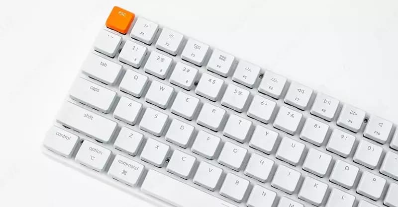 Keychron K3 84 Key Low Profile Gateron Mechanical Keyboard White LED Brown Russian Layout — 3