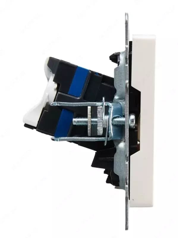 Розетка компьютерная BRITE RJ45 кат.6 РК11-БрЖ жемчуг IEK — 2