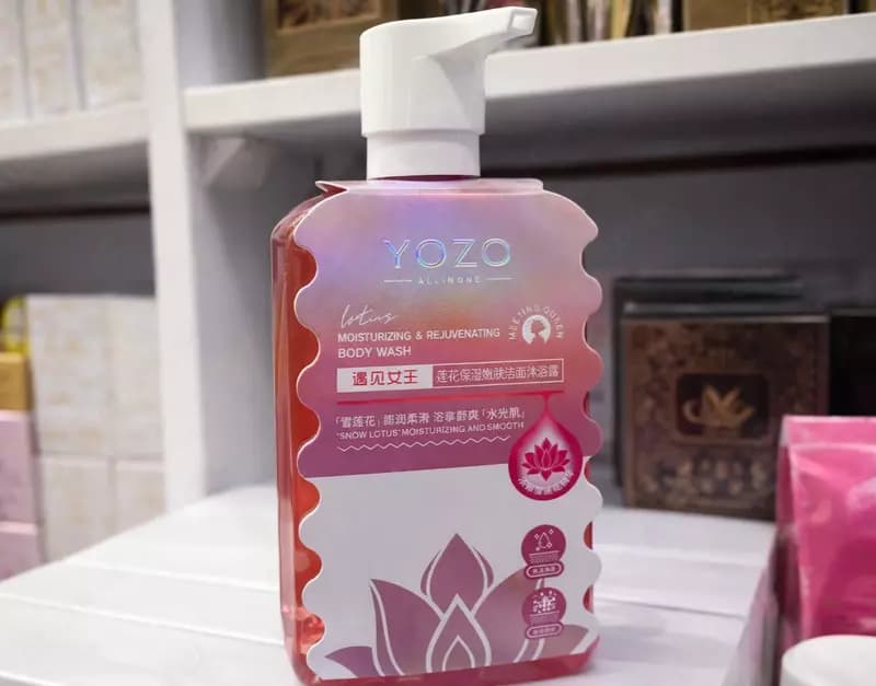 Увлажняющий гель для душа YOZO Lotus Body Wash — 1