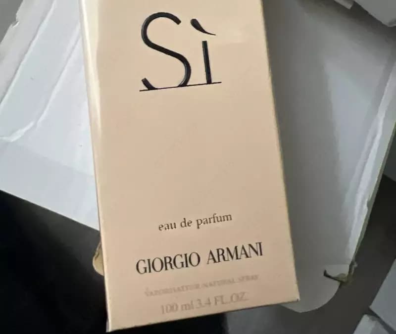 Парфюмерная вода Giorgio Armani Si Eau de Parfum — 3