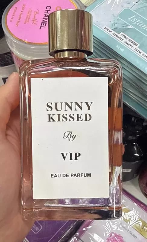 Парфюмерная вода "SUNNY KISSED" BY VIP, 100 мл. — 1