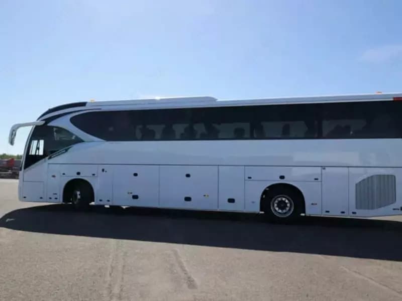 Услуга по перевозке гостей по городу, автобус Golden Dragon, белый, 48 мест (Трансфер Аэропорт) — 5