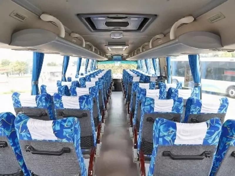 Услуга по перевозке гостей по городу, автобус Golden Dragon, белый, 48 мест (Трансфер Аэропорт) — 6