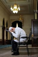 Муаллим стул номоз укиш учун
