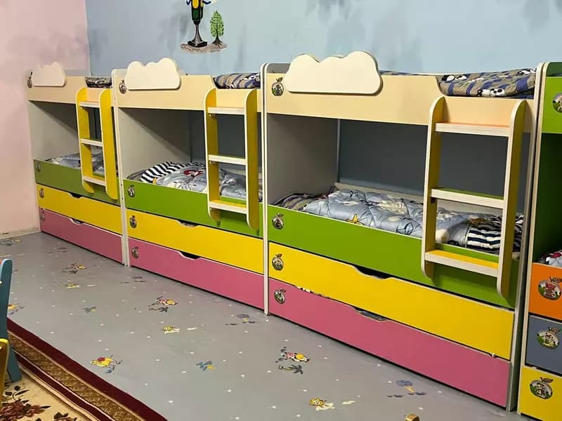 Детская дизайнерская кровать (4 яруса). Модель № 11 ”Цветное ассорти” — 1