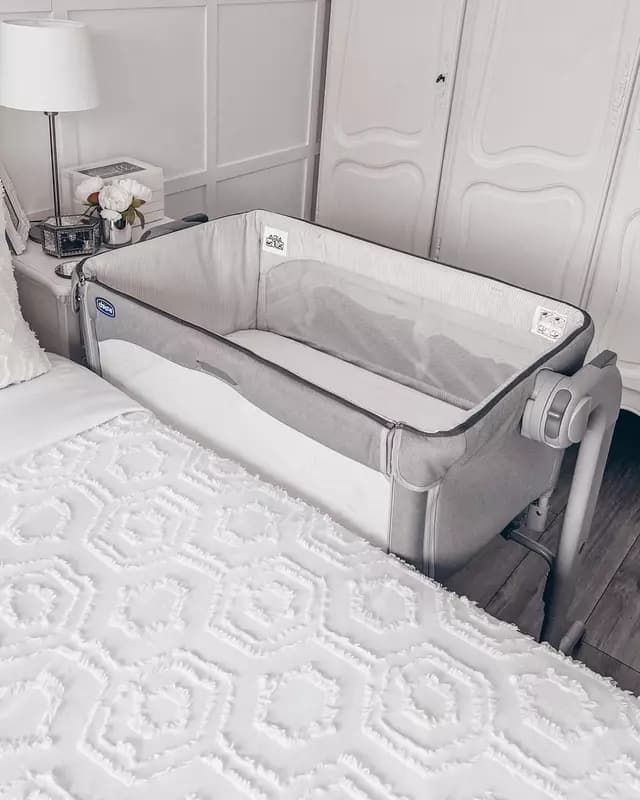 Приставная кроватка Chicco Next2Me Magic — 4