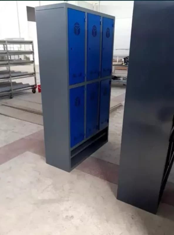 Металлический шкаф для одежды и обуви — 1