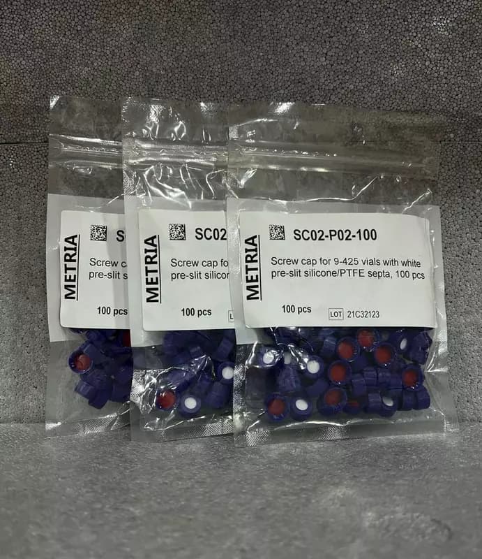 SV02-A20-100+SC02-P02-100 Виала для хроматографии винтовая, 12 x 32 мм, 2 мл, с винтовой крышкой Янтарное стекло. — 2