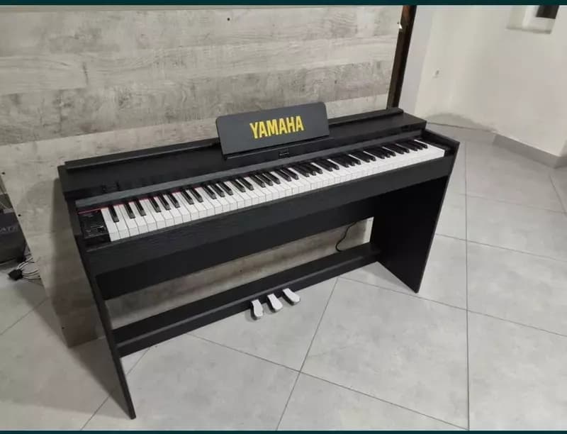 Цифровое пианино .Электронное пианино. Фортепиано Yamaha (черный) — 1