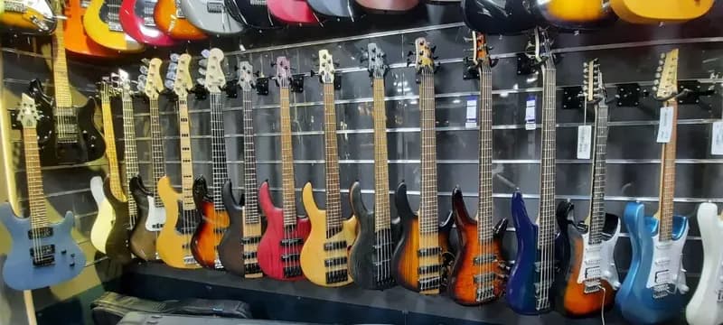 Продается Бас-гитара 6-струнные CORT with Mark Bass preamp — 5