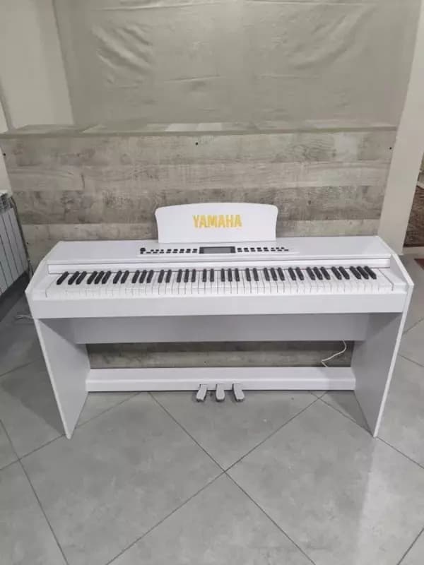 Цифровое пианино.Электронное пианино . Цифровое фортепиано Yamaha (белый) — 1