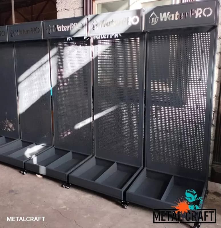 Мобильный торговый дисплей "MetalCraft" с корзиной из двух секций, 2000х700х700 мм, перф. панель — 1