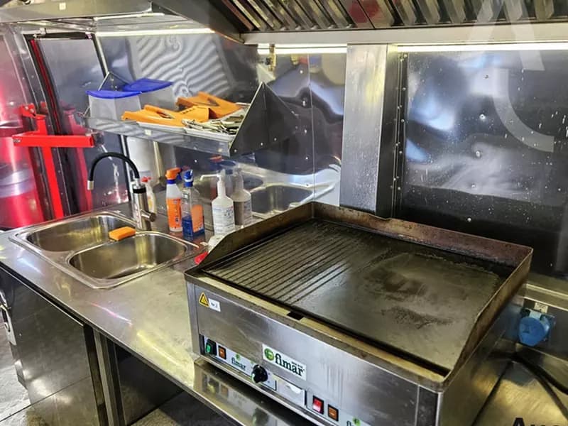 Прицеп для транспортировки пищевых продуктов Food trailer — 8
