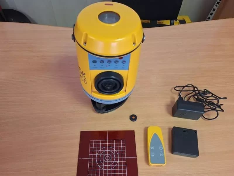 Laser Plummet FOIF : RGK V200 — 4