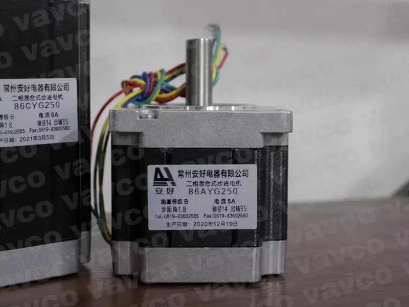 Шаговый двигатель NEMA 34 (86AYG250) — 1