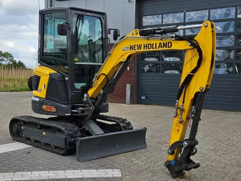 Мини-экскаватора New Holland E25D — 3