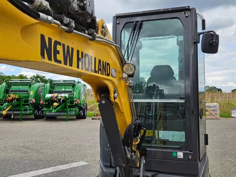 Мини-экскаватора New Holland E25D — 5
