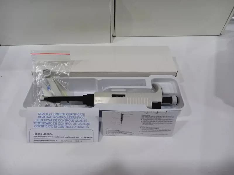 7010201009 20-200 мл MicroPette - Механическая пипетка — 1