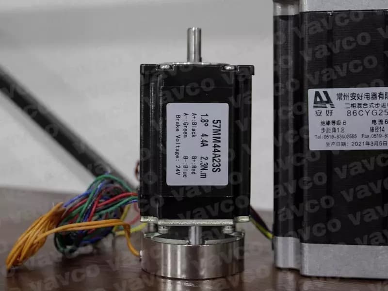 Шаговый двигатель NEMA 23 (57MM44A23S) — 1