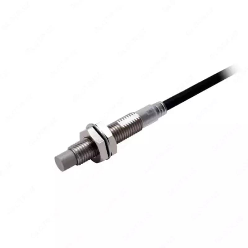 Датчик приближения индуктивный Omron E2E-X4MC2L8 2M — 2