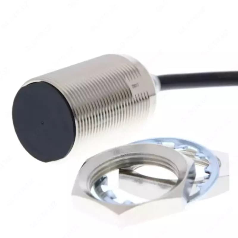 Датчик индуктивный Omron E2E-X20D230-T 5M — 2