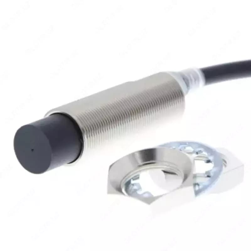 Датчик индуктивный Omron E2E-X20MD1L18-R 2M — 1