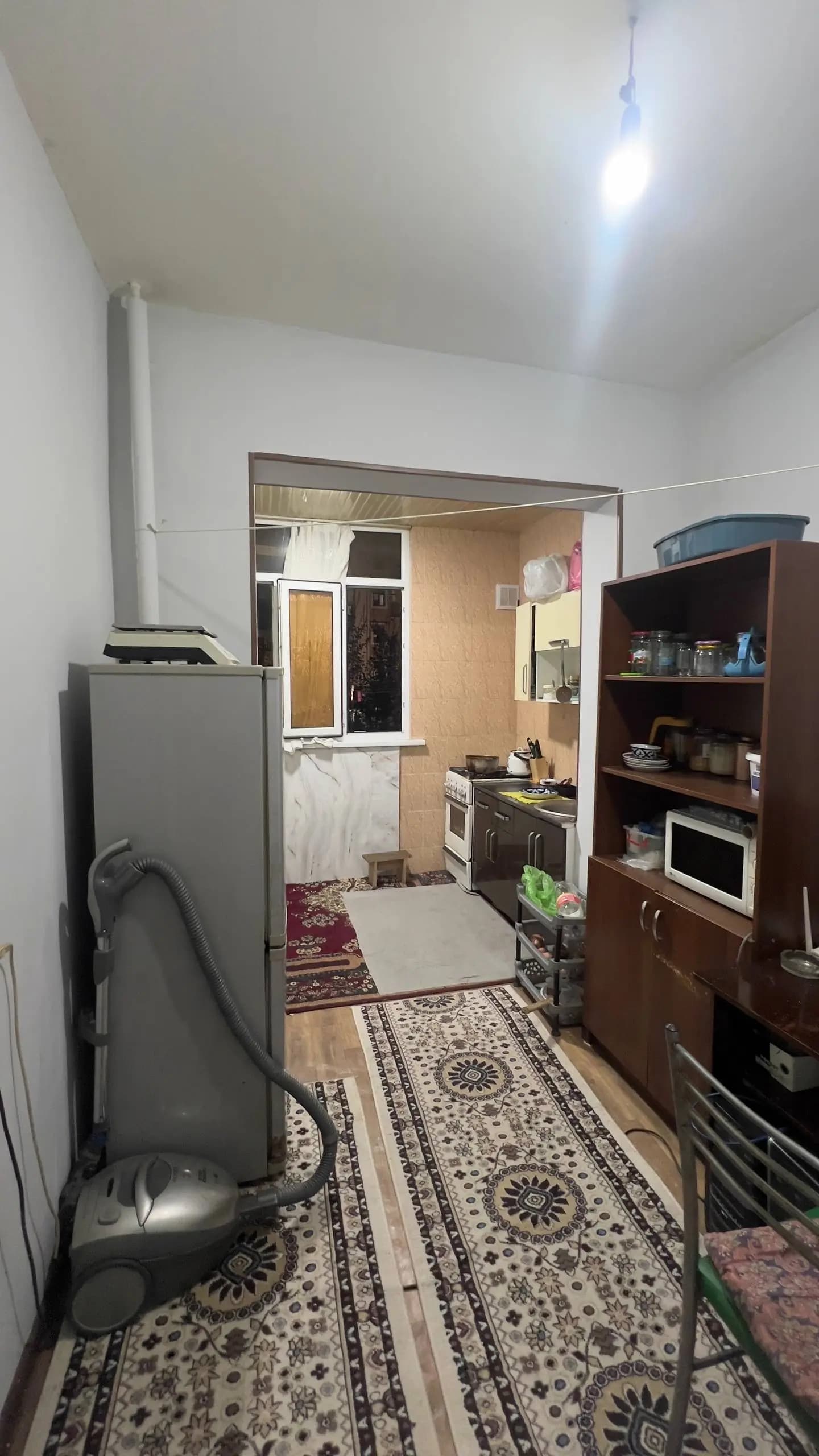 Олмазор 3/2/4 Кўча: Кора Камиш 1/4 Хоналар сони: 3 Қавати: 2 — 4