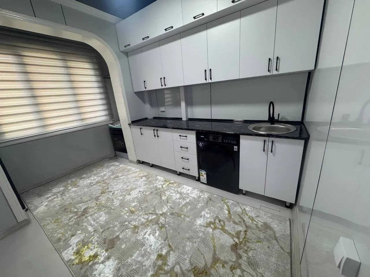 Chilonzor Farxod Bozor oldida 2 xonali kvartira arendaga beriladi — 3