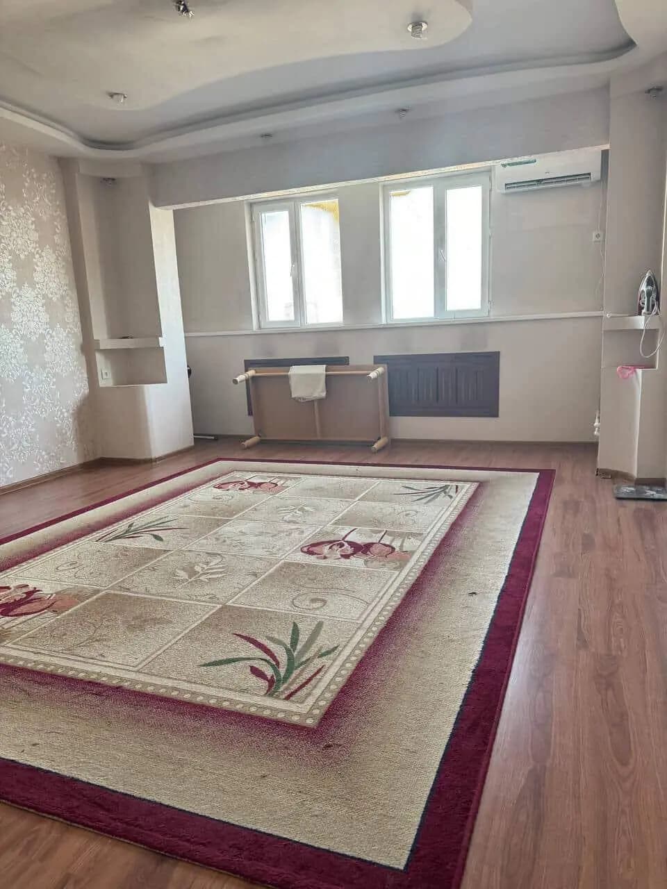 ПРОДАЕТСЯ Квартира  на: Нукус  Мирабадский район Ор.р: Гламур — 3