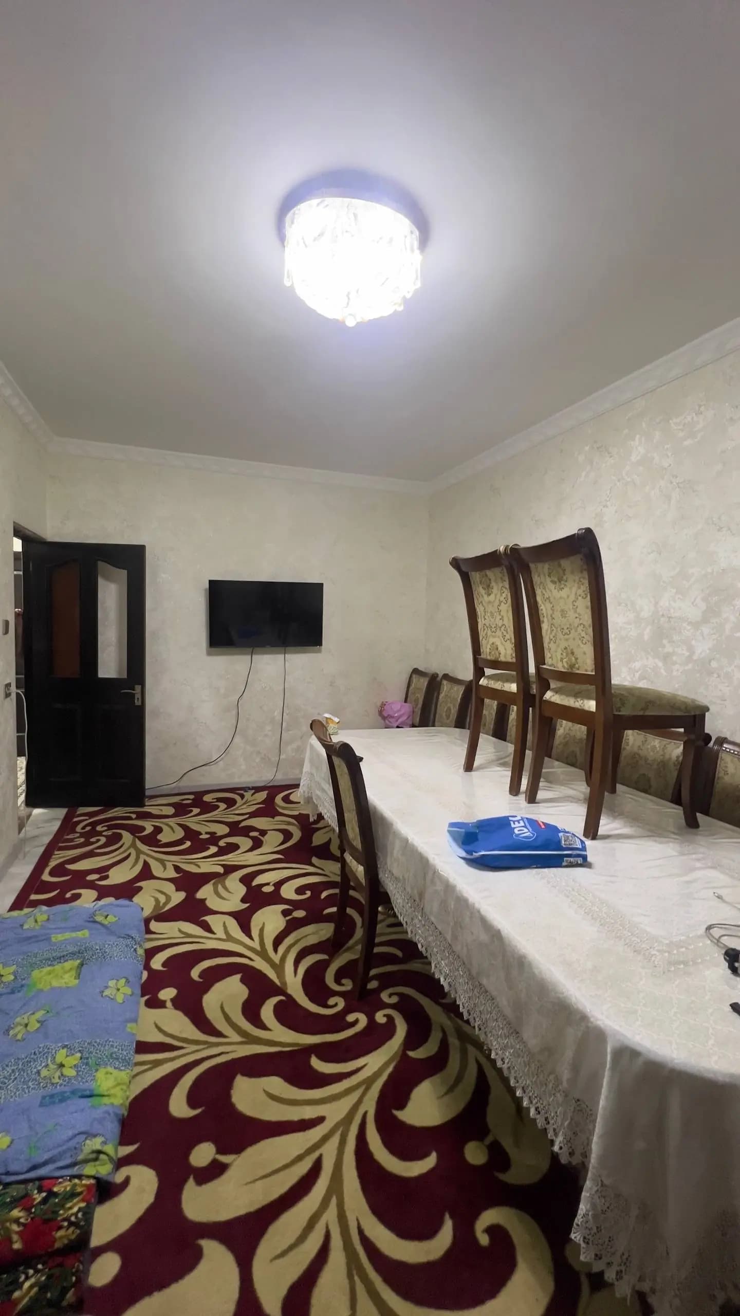 Олмазор 3/2/4 Кўча: Кора Камиш 1/4 Хоналар сони: 3 Қавати: 2 — 1