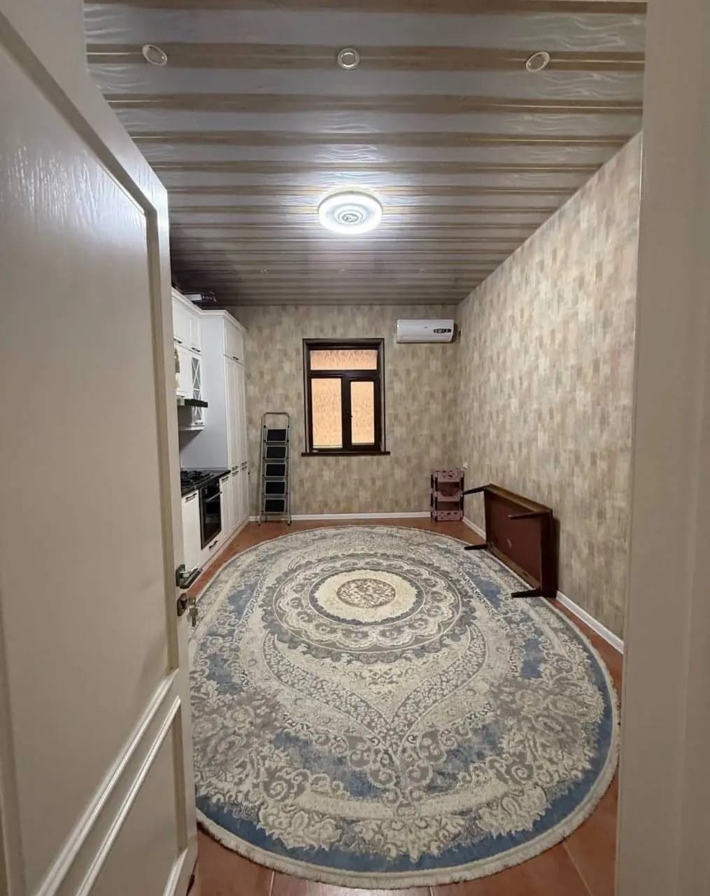 Arenda kvartira Zamona toyxona togrisida 3 xona + xoll 120 kvadrat full sharoitda — 4