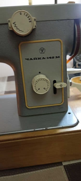 Швейная машина Чайка 142М — 2