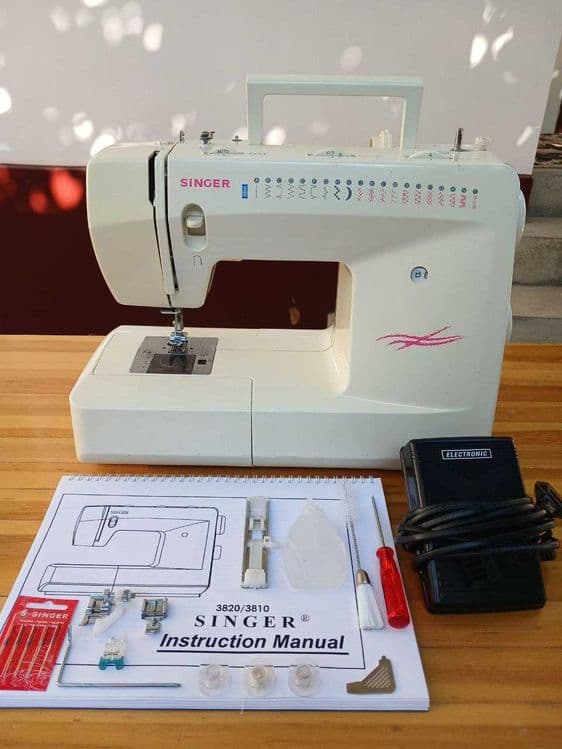 Singer Saturn 3825(USA). Год гарантии/Металл/Комплект. — 1
