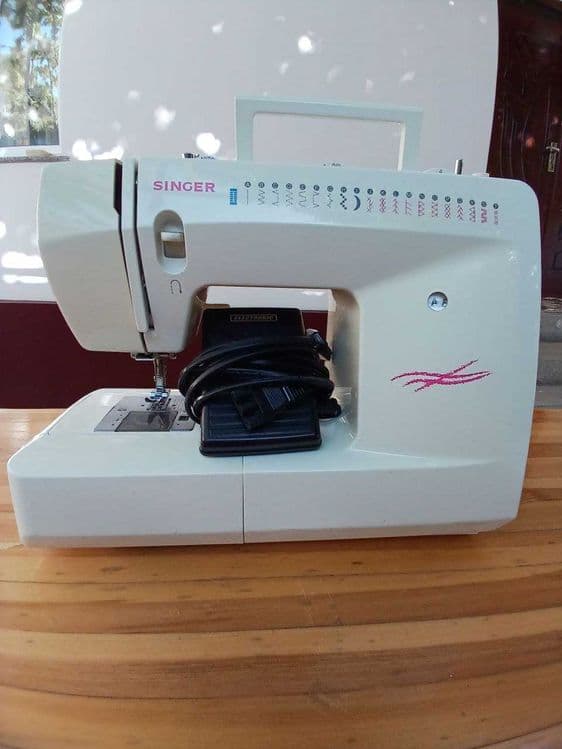 Singer Saturn 3825(USA). Год гарантии/Металл/Комплект. — 2