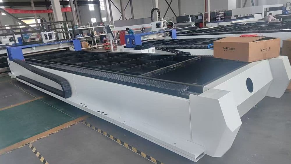 Лазерная резка 1500w                3000w — 3