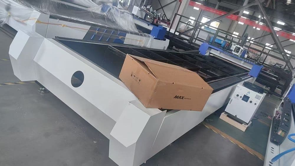 Лазерная резка 1500w                3000w — 4